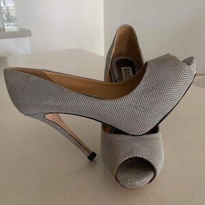 Badgley Mischka Silver Pumps